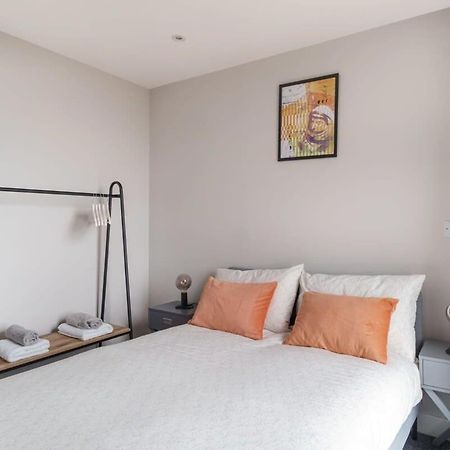 Fantastic 3 Bedroom Manchester Apartment Exteriör bild