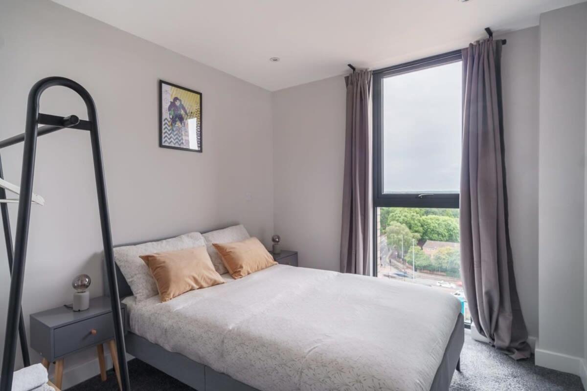 Fantastic 3 Bedroom Manchester Apartment Exteriör bild